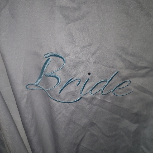 Bride robe - Picture 5 of 6